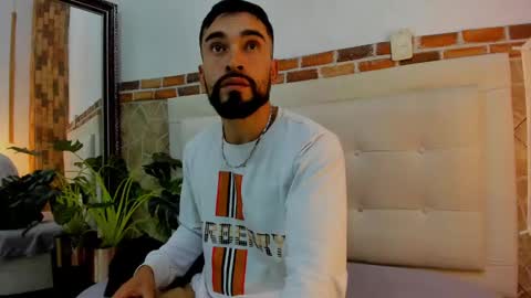 Snapshot of chris_kizz chatting on 01/12/25, 10:43 chris_kizz online show from 01/12/25, 10:43