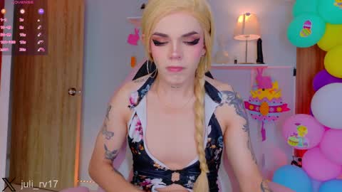 Snapshot of chris_parker01 chatting on 04/11/26, 12:31 juli Instagram july rv17 - Twitter juli rv17 online show from 04/11/26, 12:31