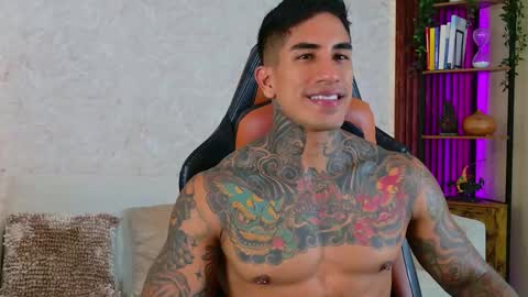 Snapshot of chris_reilly chatting on 11/16/25, 04:07 chris reilly online show from 11/16/25, 04:07