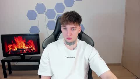 Snapshot of chris_tyson chatting on 01/04/25, 05:37 Chris Tyson online show from 01/04/25, 05:37