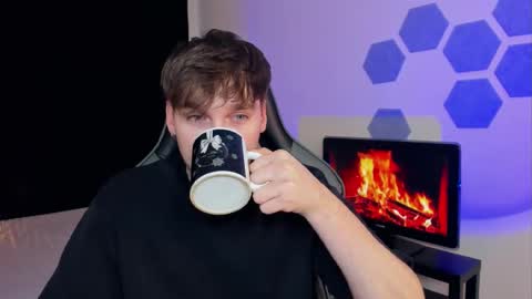 Snapshot of chris_tyson chatting on 02/12/25, 02:24 Chris Tyson online show from 02/12/25, 02:24