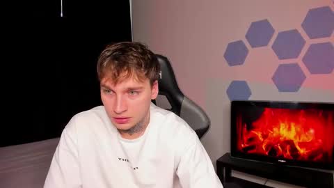 Snapshot of chris_tyson chatting on 10/04/25, 10:02 Chris Tyson online show from 10/04/25, 10:02