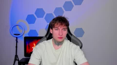 Snapshot of chris_tyson chatting on 10/31/25, 01:17 Chris Tyson online show from 10/31/25, 01:17