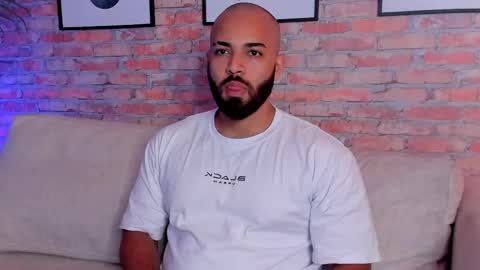 Snapshot of chris_varden chatting on 04/11/26, 02:43 Chris Varden online show from 04/11/26, 02:43