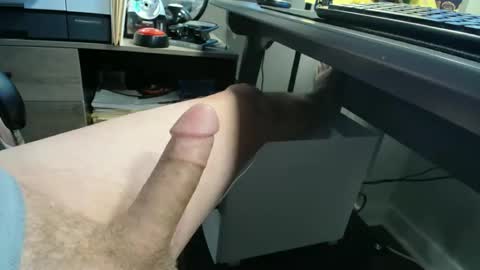 chriscock18103 online show from 11/04/25, 09:47