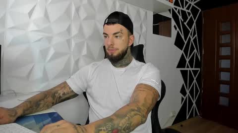 Snapshot of chrisjordan666 chatting on 10/25/25, 08:00 Chris Jordan online show from 10/25/25, 08:00