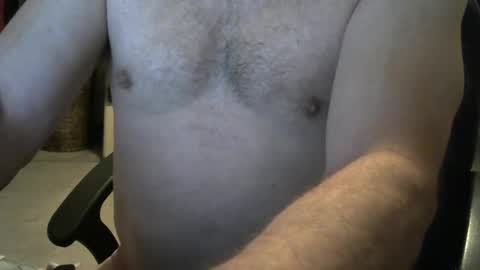 Snapshot of chrismas1 chatting on 02/10/25, 01:22 chrismas1 online show from 02/10/25, 01:22