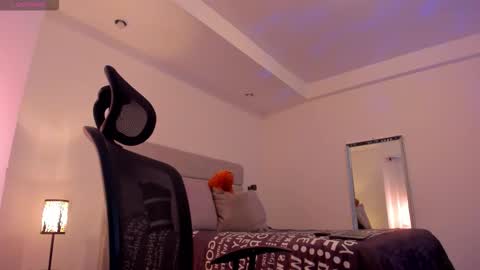 chrismorgan24 online show from 12/18/25, 09:54