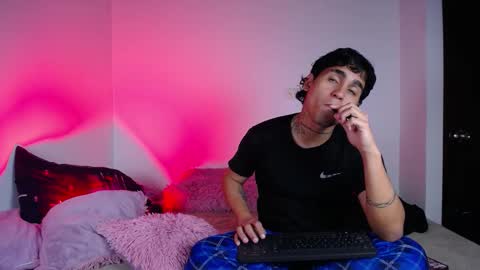 Christian Wang online show from 10/14/25, 12:55