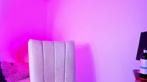 Christian Wang online show from 12/21/25, 07:54