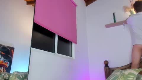 Hi dont forguet to follow me    online show from 10/17/25, 07:44