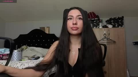 Snapshot of chrisstop18 chatting on 04/05/26, 02:31 Chrissy online show from 04/05/26, 02:31