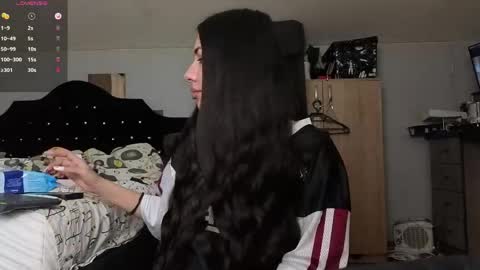 Snapshot of chrisstop18 chatting on 04/15/26, 02:40 Chrissy online show from 04/15/26, 02:40