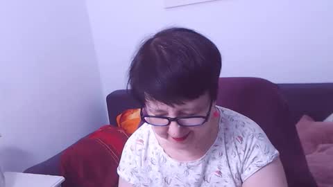 Christa online show from 10/04/25, 01:14