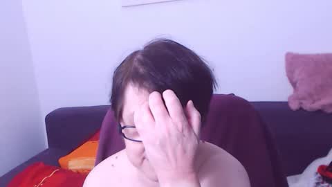 Snapshot of christarose chatting on 04/17/26, 07:28 Christa online show from 04/17/26, 07:28