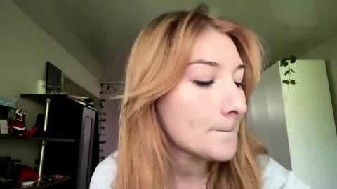 Snapshot of christiakincade chatting on 04/20/26, 08:50 Christia online show from 04/20/26, 08:50