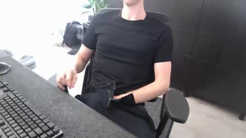 Chris online show from 09/18/25, 08:16