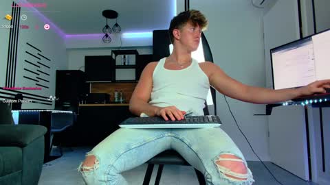 UPVOTE ME ------  ILL DO SOMETHING FOR FREE online show from 01/03/25, 07:07