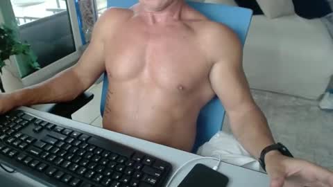 Snapshot of christiano1977 chatting on 04/27/26, 06:17 Michael USA online show from 04/27/26, 06:17