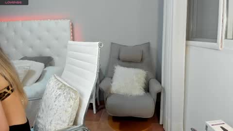 Snapshot of christiewells22 chatting on 04/15/26, 07:58 Christie online show from 04/15/26, 07:58