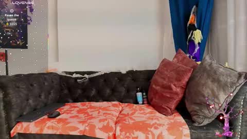 christin_lake online show from 11/01/25, 03:08