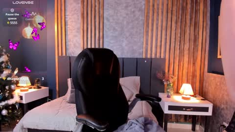 Hi Im Christina. . Dont forget to follow me to have me close to you   online show from 12/14/24, 02:42