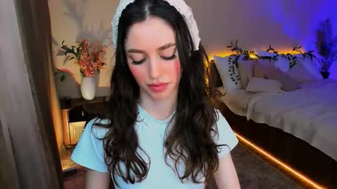 christinaconteeree online show from 09/20/25, 11:22