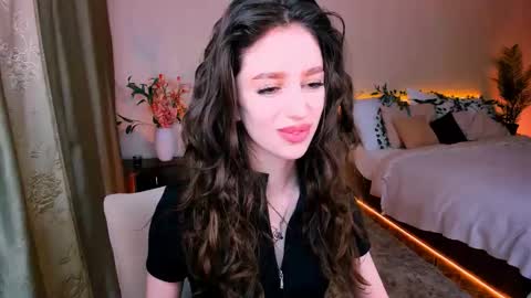 christinaconteeree online show from 09/29/25, 07:30