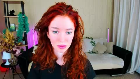 christinaconteeree online show from 11/26/25, 07:37