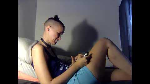 Christina Saunters online show from 10/13/25, 04:07