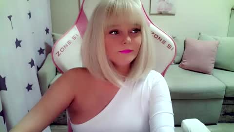 Snapshot of christirose chatting on 02/08/26, 10:29 Christi online show from 02/08/26, 10:29