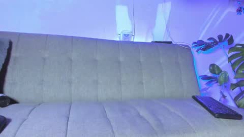 Snapshot of christopher_park chatting on 12/13/24, 03:49 Christopher online show from 12/13/24, 03:49