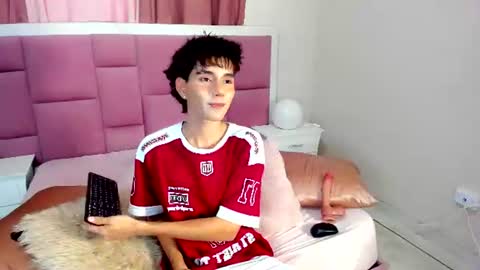 Chris online show from 07/08/26, 07:40
