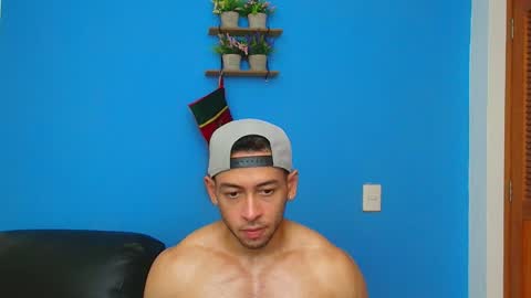 Snapshot of christopher_w chatting on 12/23/24, 02:24 Christopher online show from 12/23/24, 02:24