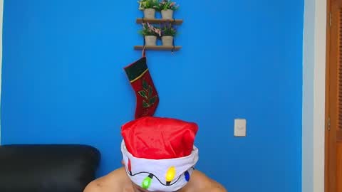 Snapshot of christopher_w chatting on 12/24/24, 12:22 Christopher online show from 12/24/24, 12:22