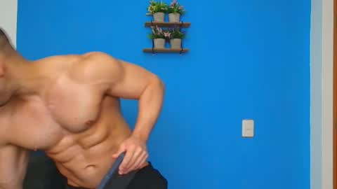 Snapshot of christopher_w chatting on 02/16/25, 07:38 Christopher online show from 02/16/25, 07:38