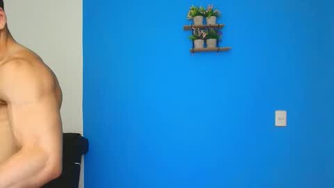 Snapshot of christopher_w chatting on 09/16/25, 09:38 Christopher online show from 09/16/25, 09:38