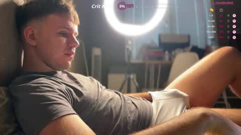 Snapshot of christophertan chatting on 12/05/25, 09:40 Christopher online show from 12/05/25, 09:40