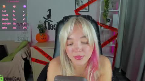 Snapshot of christy_little chatting on 10/30/25, 12:23 hristy3 online show from 10/30/25, 12:23