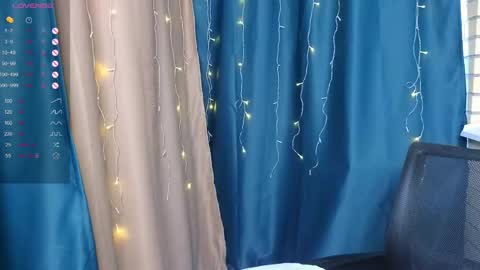 Snapshot of christy_memeow chatting on 03/27/26, 01:44 christy memeow online show from 03/27/26, 01:44