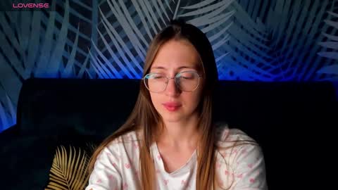 ChristyCrayme online show from 10/15/25, 04:01