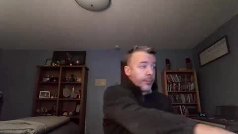 chrisw8121 online show from 11/26/25, 07:37