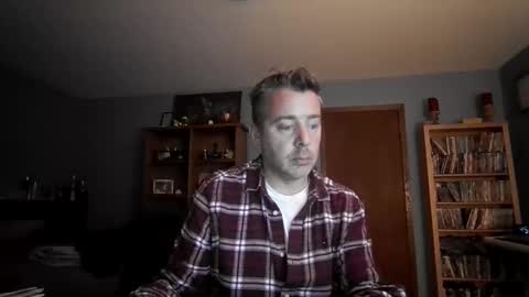 chrisw8121 online show from 12/17/25, 05:46