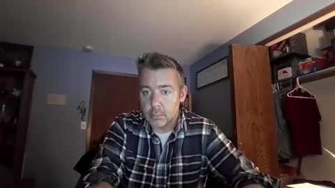 chrisw8121 online show from 12/17/25, 10:27