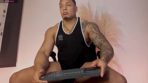 Snapshot of chrizmacgregor chatting on 10/17/25, 02:59 chrizmacgregor online show from 10/17/25, 02:59