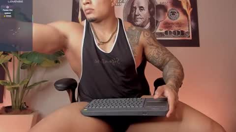 Snapshot of chrizmacgregor chatting on 11/24/25, 11:04 chrizmacgregor online show from 11/24/25, 11:04