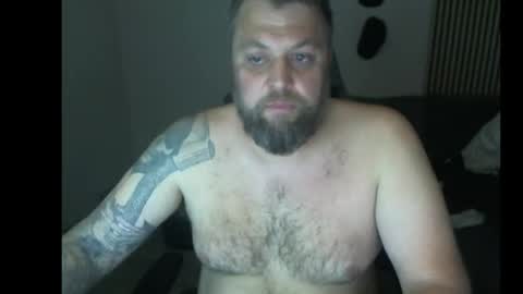 Snapshot of chrizz80 chatting on 11/28/25, 10:56 Chrizz online show from 11/28/25, 10:56