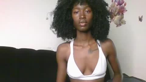 Snapshot of chroe22 chatting on 03/18/26, 07:00 chroe22 online show from 03/18/26, 07:00