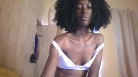 Snapshot of chroe22 chatting on 04/25/26, 01:41 chroe22 online show from 04/25/26, 01:41