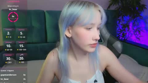 Snapshot of chrome_heartz chatting on 04/19/26, 02:05 EvaBlonde TayaBrunette EliieBlack hair online show from 04/19/26, 02:05